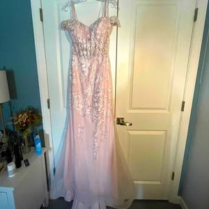 Prom dress from queens choice, only wore for these pictures, size:8